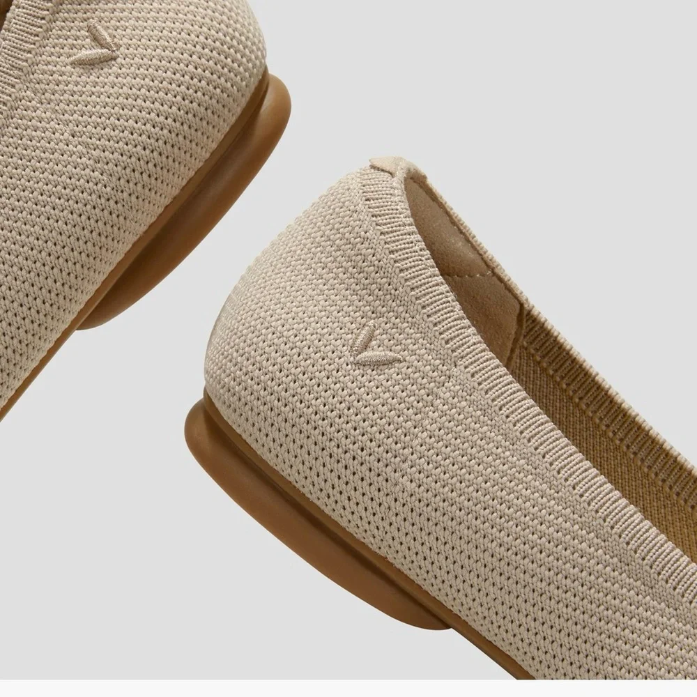 Stylish Beige Women's Flats - Picture 8 of 10